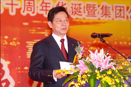 图为华策集团董事局主席杨峰先生致辞